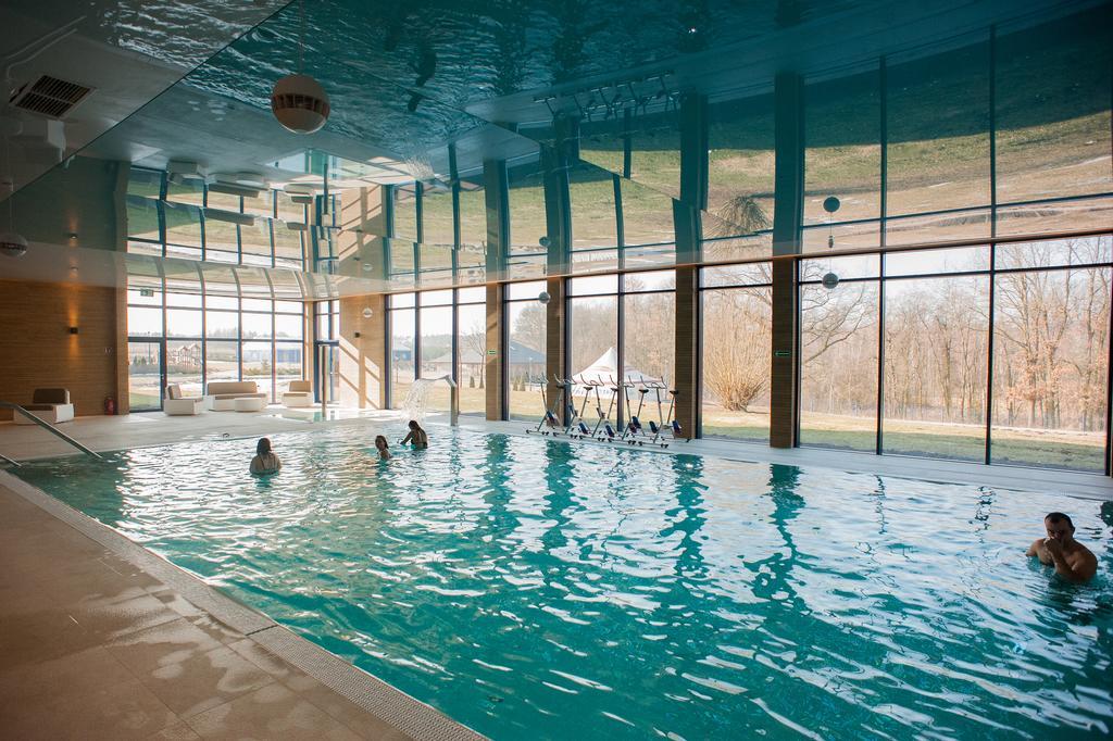 Hotel Atut W Licheniu Екстер'єр фото